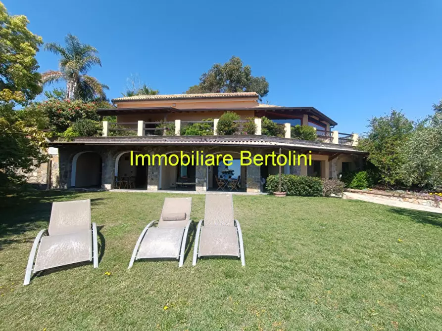 Immagine 1 di Villa in vendita  in ZONA SOLARO a San Remo
