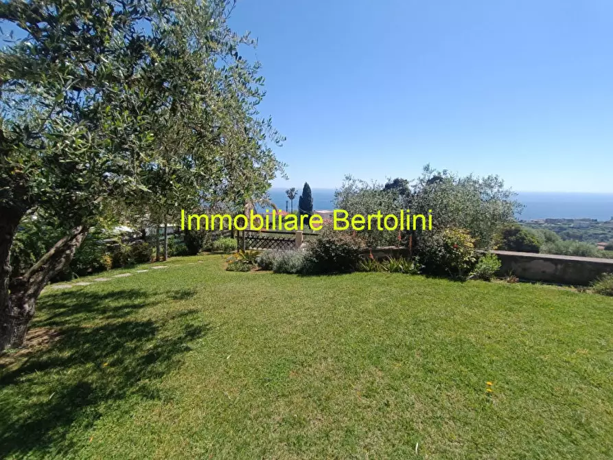 Immagine 3 di Villa in vendita  in ZONA SOLARO a San Remo
