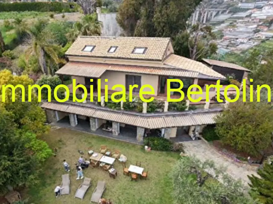 Immagine 3 di Villa in vendita  in ZONA SOLARO a San Remo