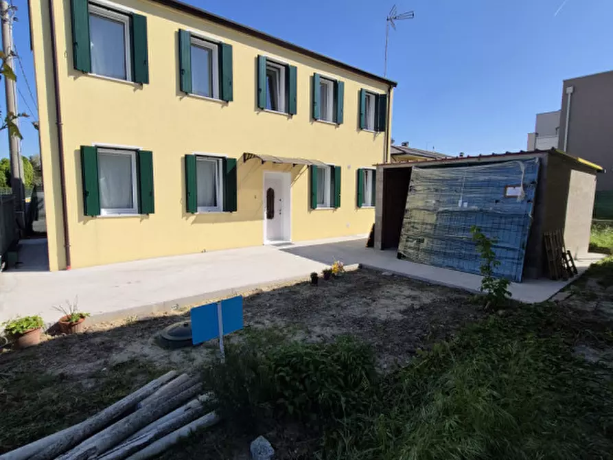 Immagine 1 di Casa indipendente in vendita  in Via Alessandro Manzoni 63 a Albignasego