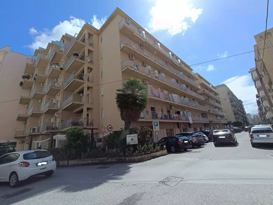 Immagine 25 di Appartamento in vendita  in Via Colonnello Francesco Bertè a Milazzo