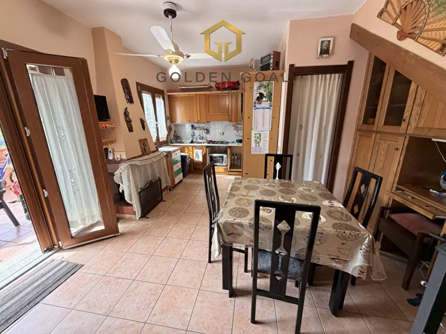 Immagine 8 di Villetta a schiera in vendita  in via delle mimose a Budoni