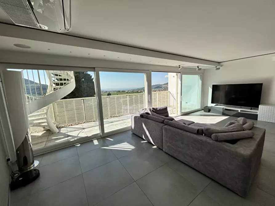 Immagine 9 di Villa in vendita  in Via Paradiso, 1 a Tregnago