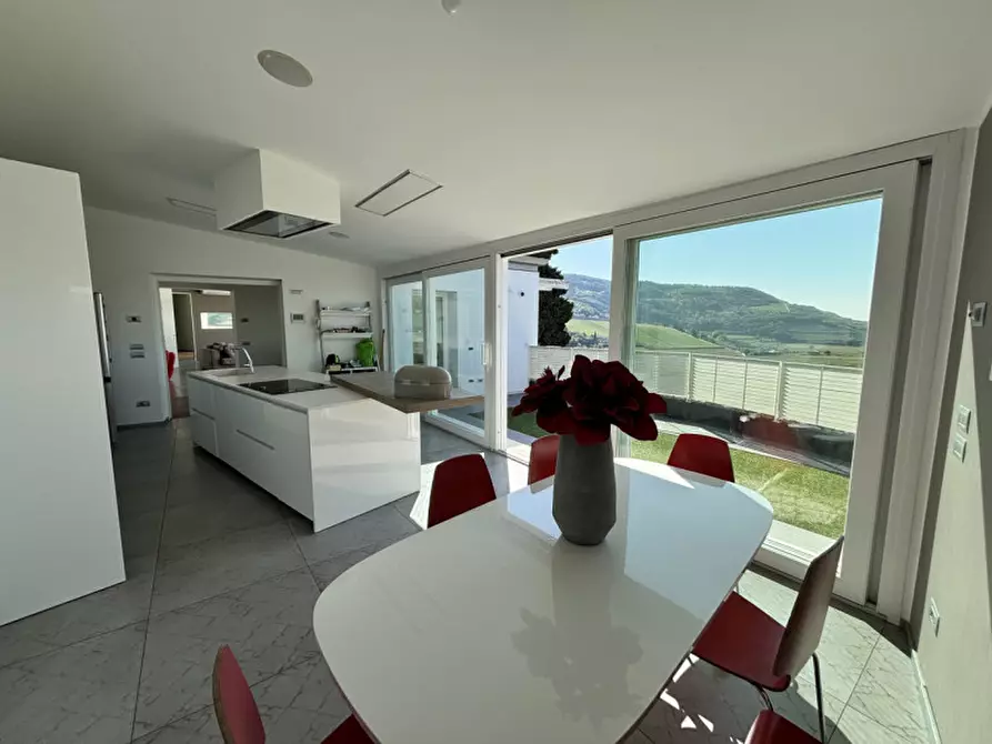 Immagine 17 di Villa in vendita  in Via Paradiso, 1 a Tregnago