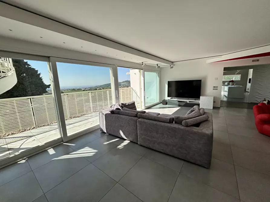 Immagine 37 di Villa in vendita  in Via Paradiso, 1 a Tregnago