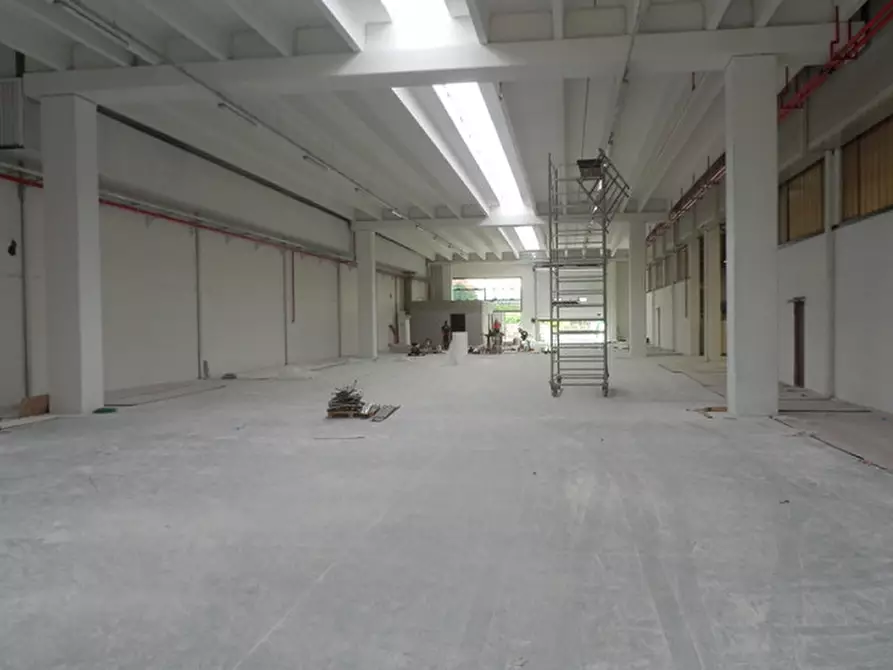 Immagine 13 di Capannone industriale in vendita  a Gavardo