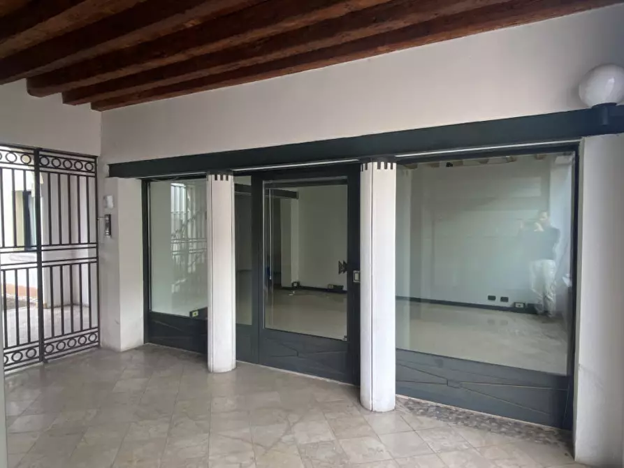Immagine 12 di Ufficio in affitto  in via San Pio X 34/a a Castelfranco Veneto