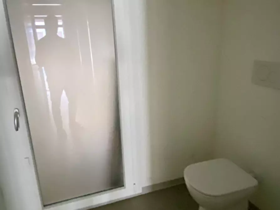 Immagine 12 di Negozio in affitto  in via borgo Treviso 30 a Castelfranco Veneto