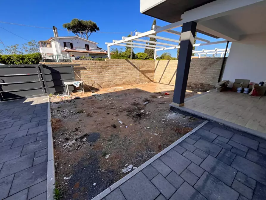 Immagine 10 di Villetta a schiera in vendita  in VIA SOLFERINO a Anzio