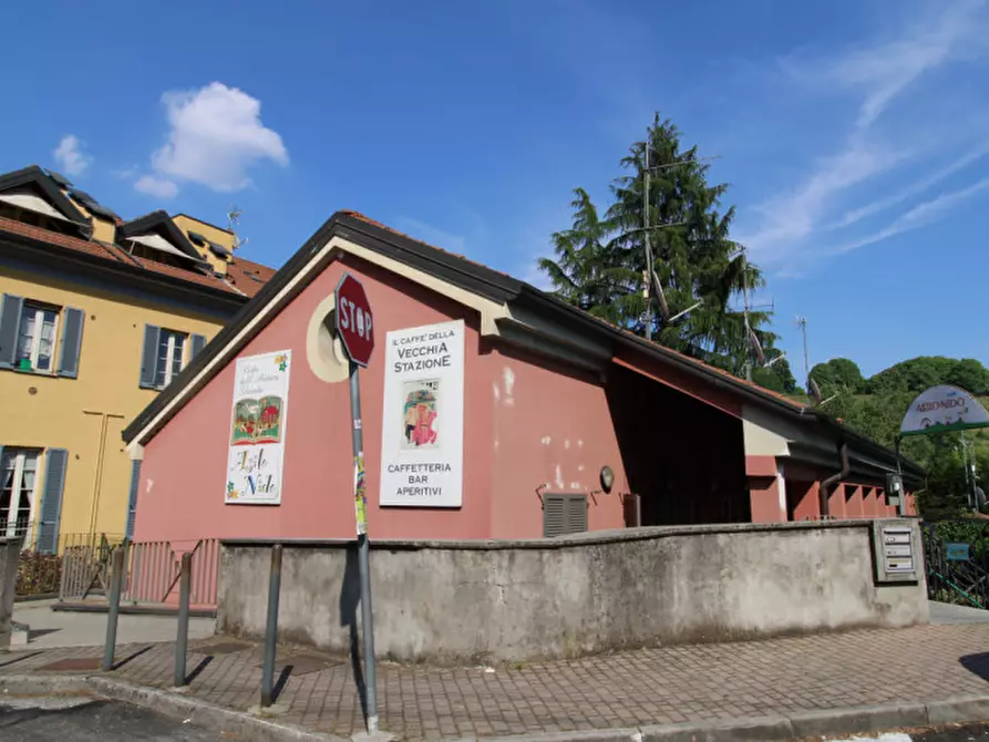 Immagine 1 di Negozio in vendita  in Via Lambro 72-80 a Macherio