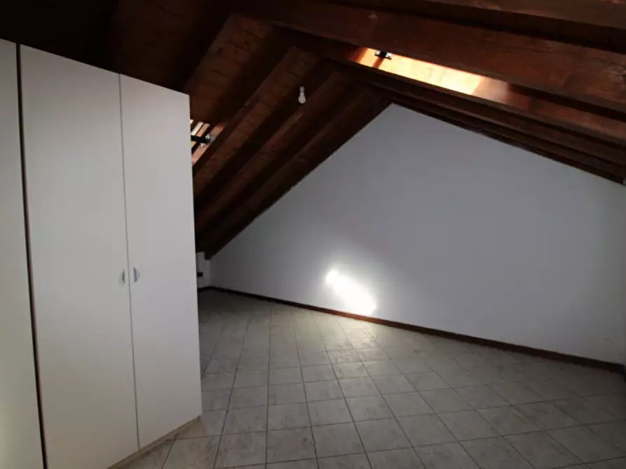 Immagine 29 di Negozio in vendita  in Via Lambro 72-80 a Macherio