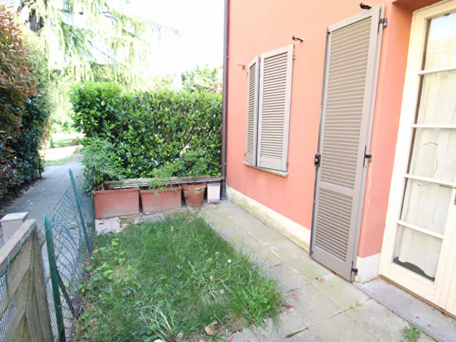 Immagine 41 di Negozio in vendita  in Via Lambro 72-80 a Macherio