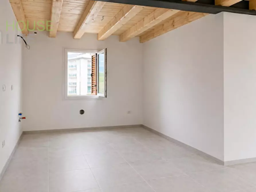 Immagine 2 di Appartamento in vendita  in VIA FACCIN a Schio