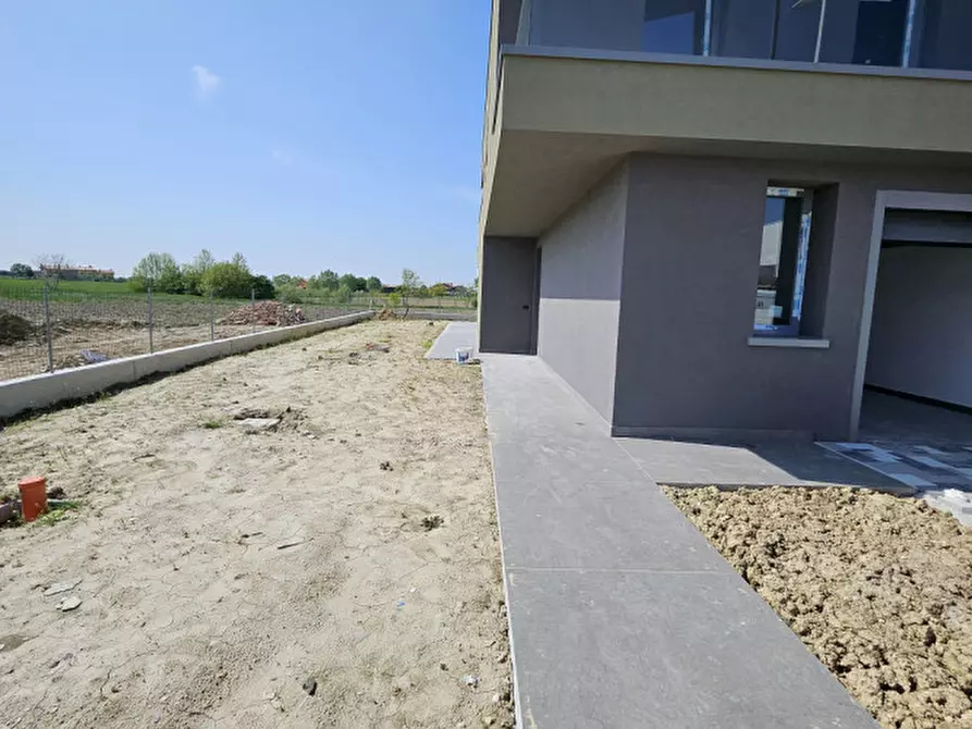 Immagine 9 di Casa bifamiliare in vendita  in via piave a Piove Di Sacco