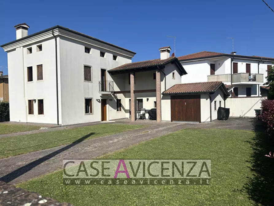 Immagine 2 di Villa in vendita  in via xx settembre a Camisano Vicentino