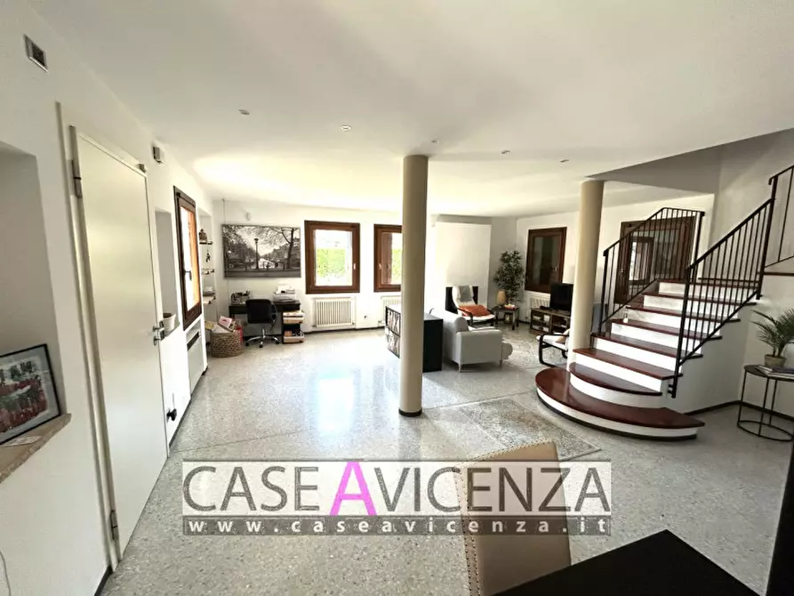 Immagine 9 di Villa in vendita  in via xx settembre a Camisano Vicentino