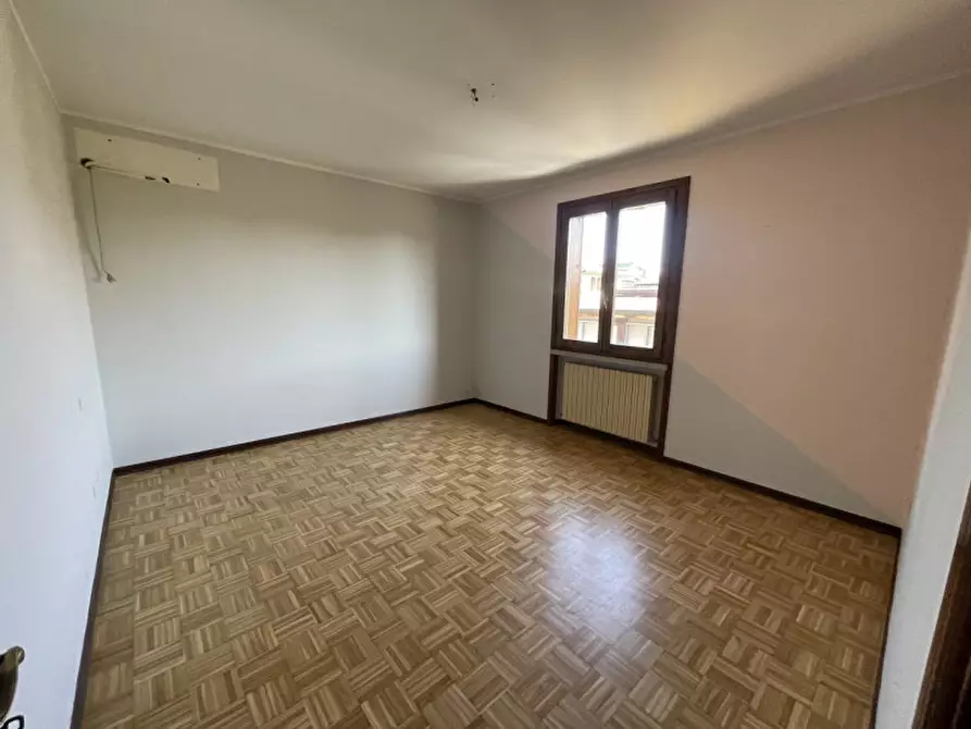 Immagine 12 di Casa bifamiliare in affitto  a Suzzara