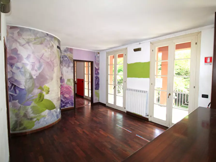 Immagine 9 di Negozio in vendita  in Via Lambro 72-80 a Macherio
