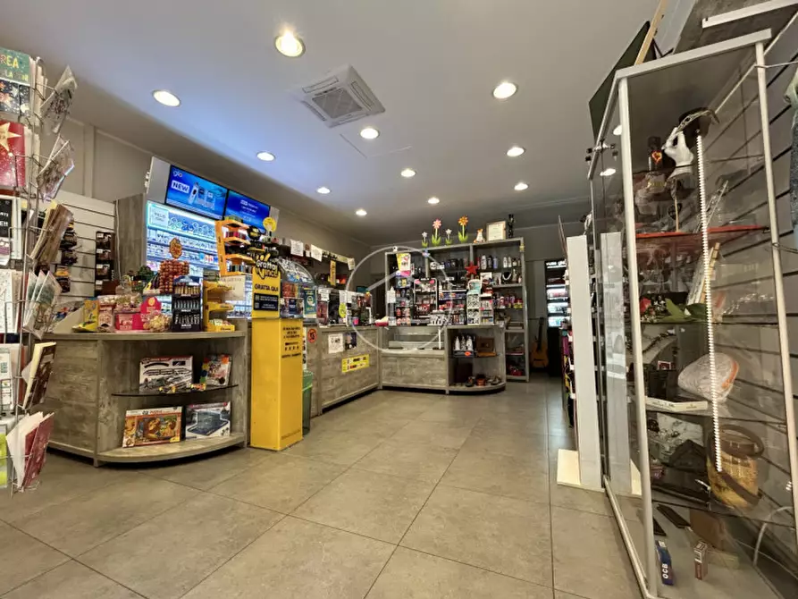 Immagine 1 di Attività commerciale in vendita  in Via Reginaldo Giuliani 491 a Firenze