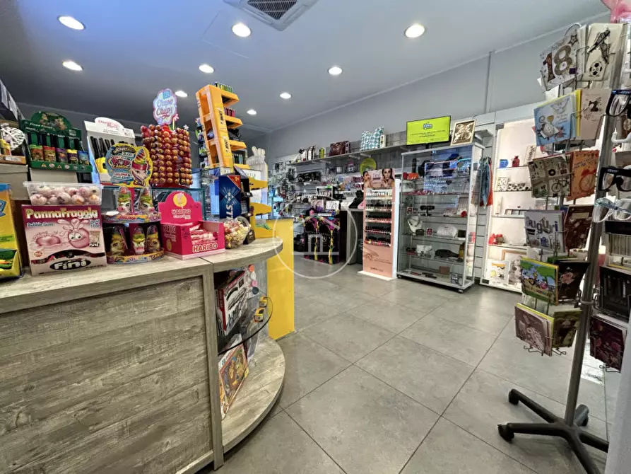 Immagine 2 di Attività commerciale in vendita  in Via Reginaldo Giuliani 491 a Firenze