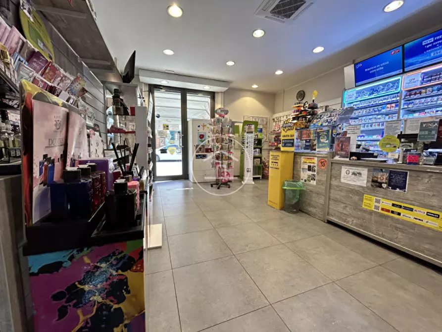 Immagine 3 di Attività commerciale in vendita  in Via Reginaldo Giuliani 491 a Firenze