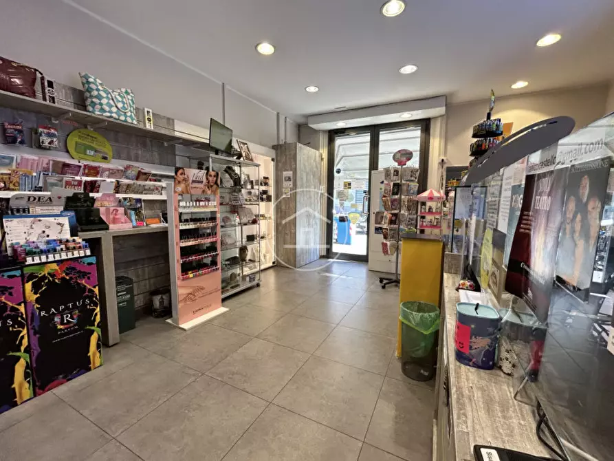 Immagine 4 di Attività commerciale in vendita  in Via Reginaldo Giuliani 491 a Firenze