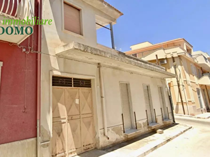 Immagine 2 di Casa indipendente in vendita  a Rosolini
