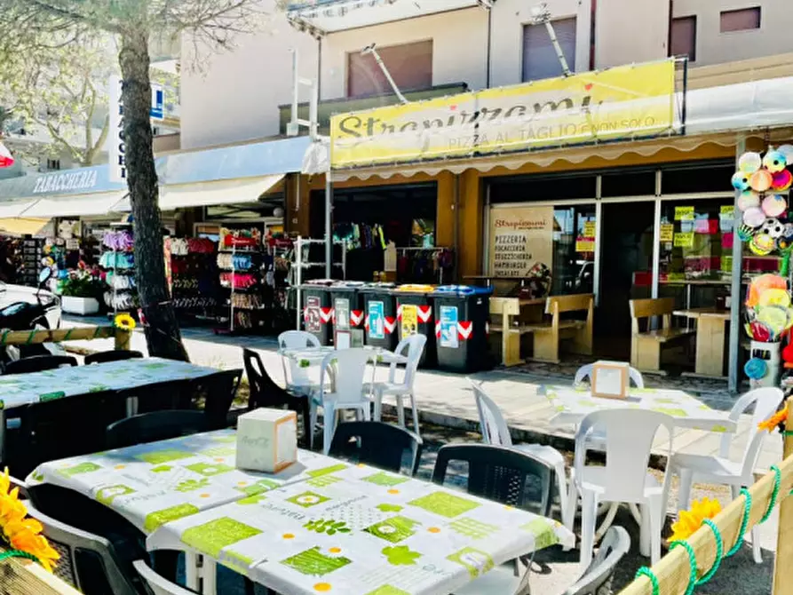 Immagine 2 di Attività commerciale in vendita  in Viale Lungomare Ponente 17 a Cesenatico