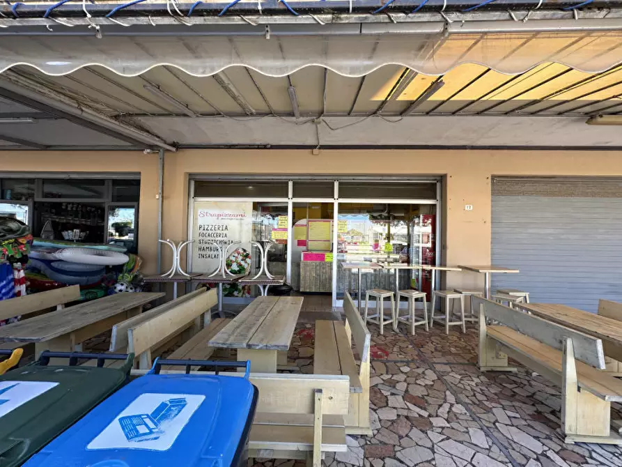 Immagine 2 di Attività commerciale in vendita  in Viale Lungomare Ponente 17 a Cesenatico