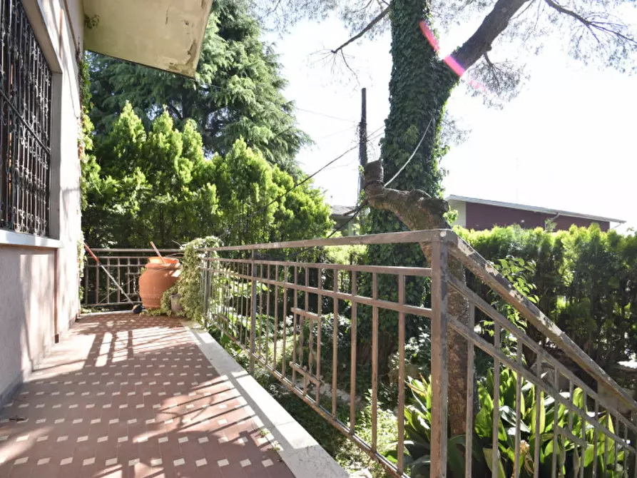 Immagine 5 di Villa in vendita  in via dei tigli 14 a Bussolengo