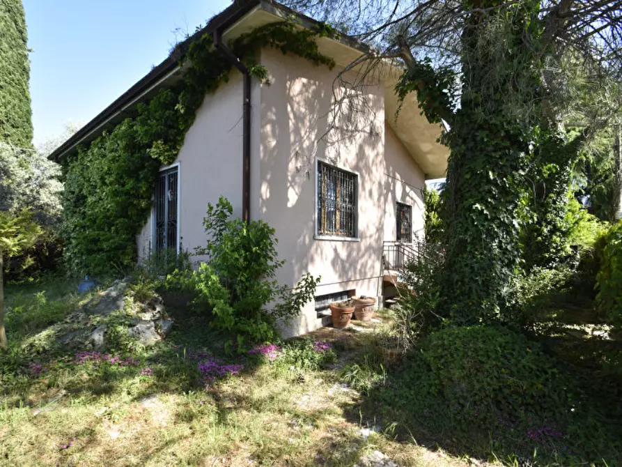 Immagine 13 di Villa in vendita  in via dei tigli 14 a Bussolengo