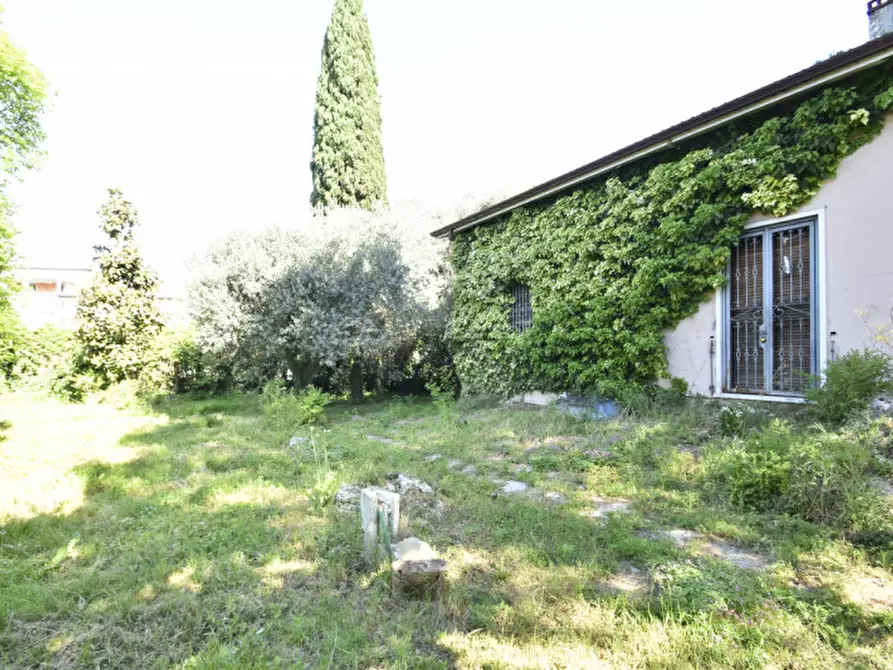 Immagine 16 di Villa in vendita  in via dei tigli 14 a Bussolengo