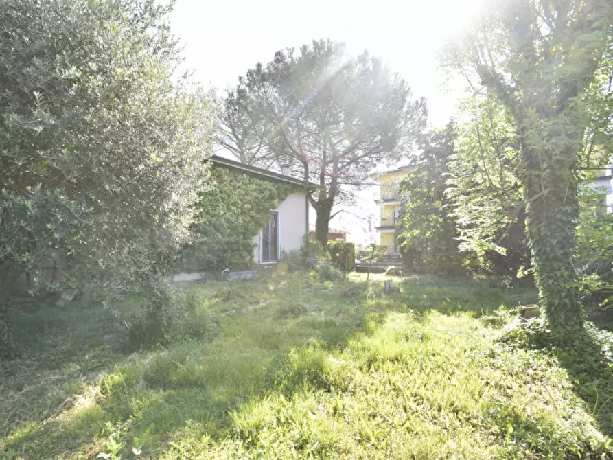 Immagine 17 di Villa in vendita  in via dei tigli 14 a Bussolengo