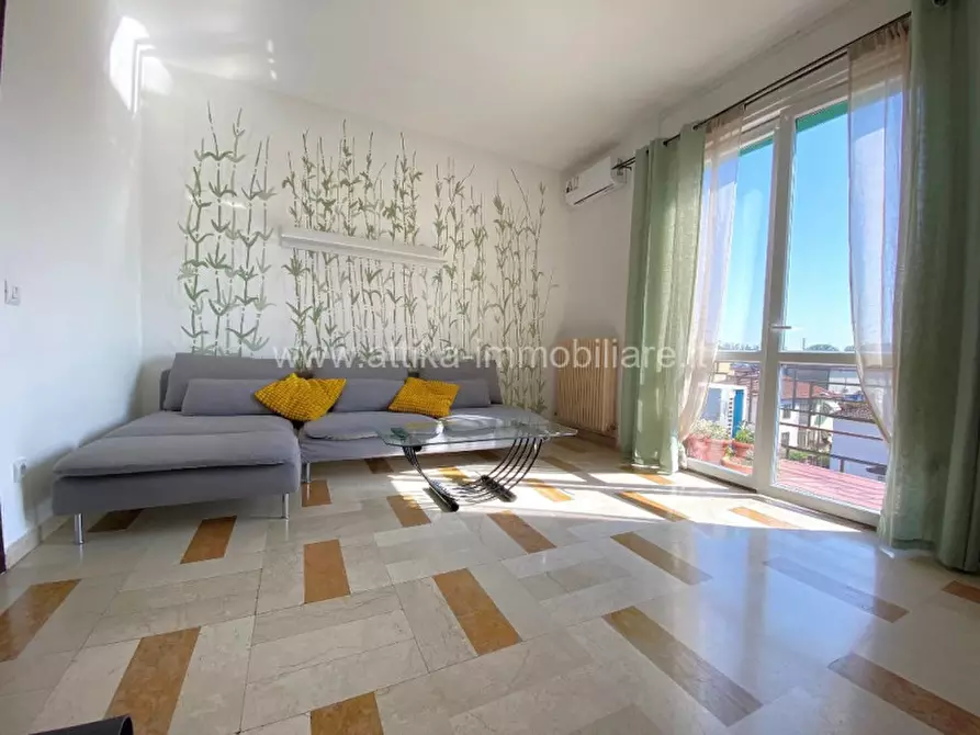 Immagine 1 di Appartamento in vendita  in Viale Giovanni Amendola 28 a Rovigo