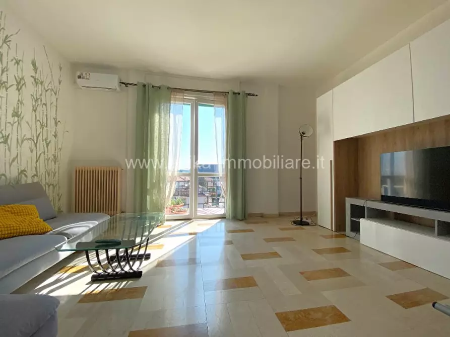 Immagine 2 di Appartamento in vendita  in Viale Giovanni Amendola 28 a Rovigo