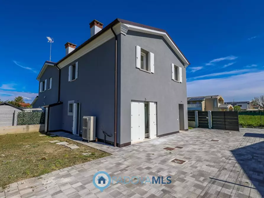 Immagine 3 di Casa bifamiliare in vendita  in Via Podrecca a Abano Terme