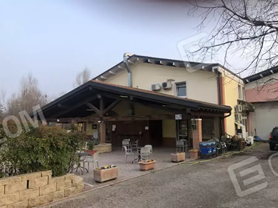 Immagine 10 di Agriturismo in vendita  in Via Barbarago 9 a Sona