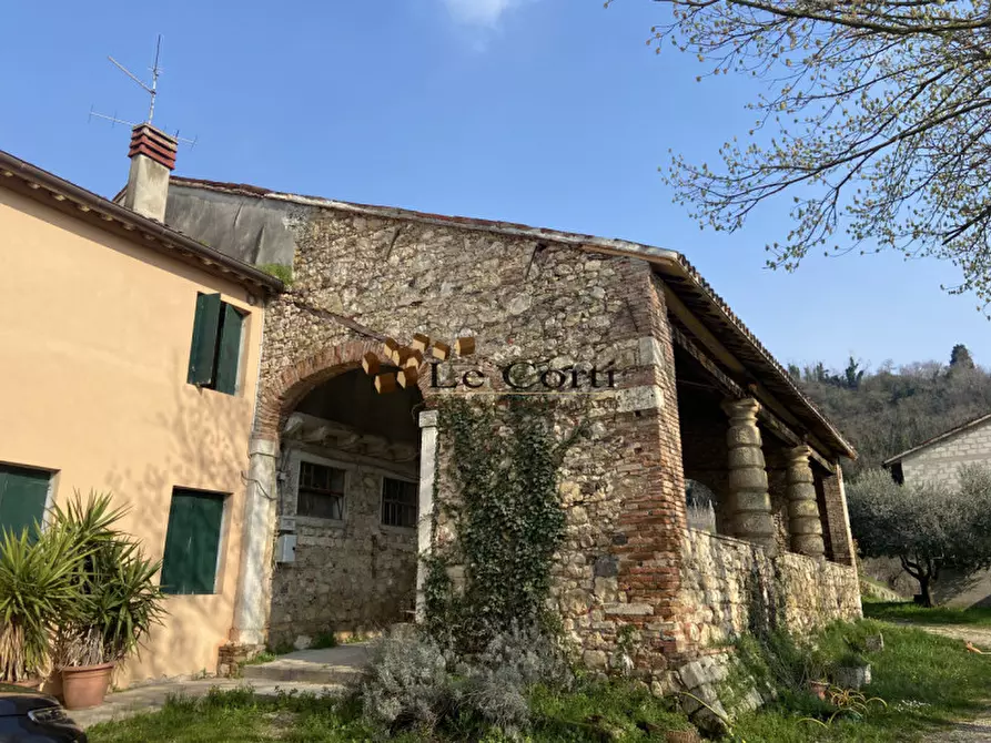 Immagine 7 di Rustico / casale in vendita  a Sarego