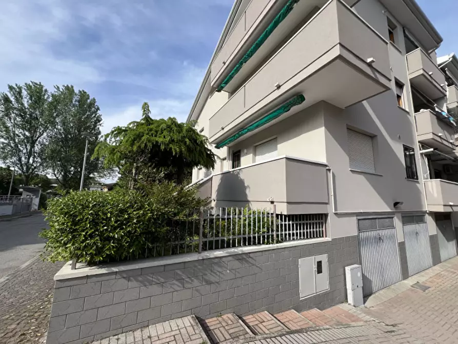 Immagine 1 di Appartamento in vendita  in Via Giovanni Da Verrazzano a Chioggia