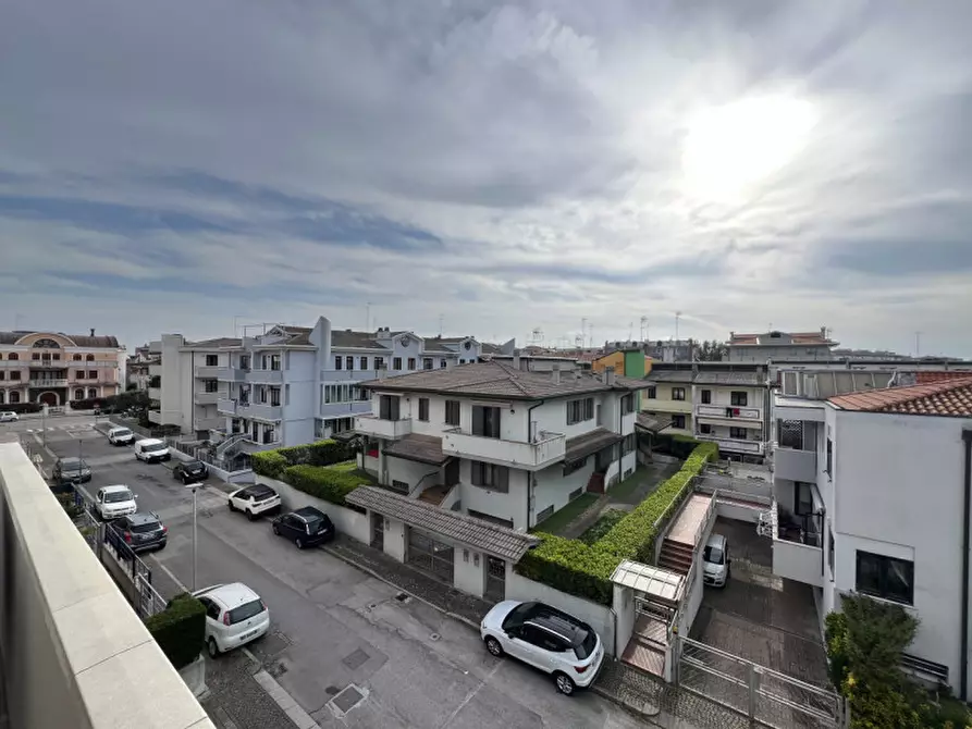 Immagine 36 di Appartamento in vendita  in Via Giovanni Da Verrazzano a Chioggia