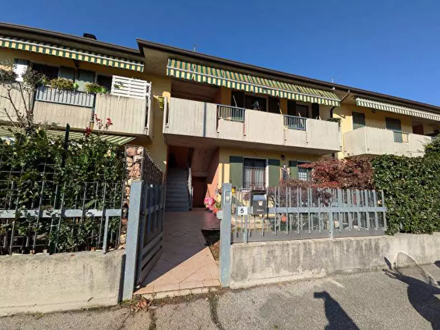 Immagine 1 di Appartamento in vendita  in Via Risorgimento 5 a Castelnuovo Del Garda