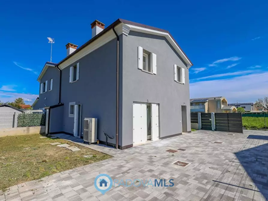 Immagine 4 di Casa bifamiliare in vendita  in Via Podrecca a Abano Terme