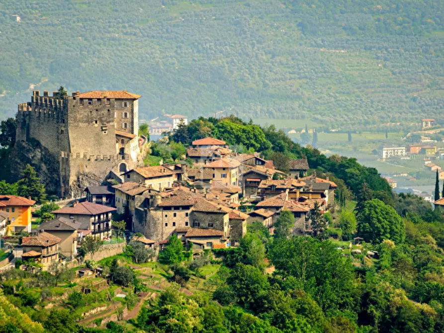 Immagine 2 di Appartamento in vendita  in Via dei Laghi a Tenno