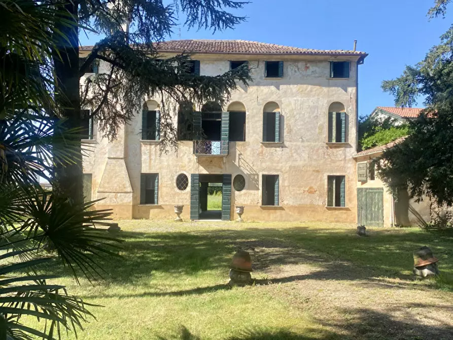 Immagine 3 di Villa in vendita  in via San Pio X 34/a a Castelfranco Veneto