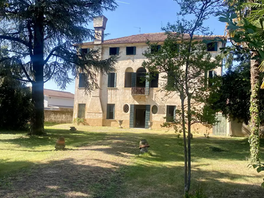 Immagine 4 di Villa in vendita  in via San Pio X 34/a a Castelfranco Veneto