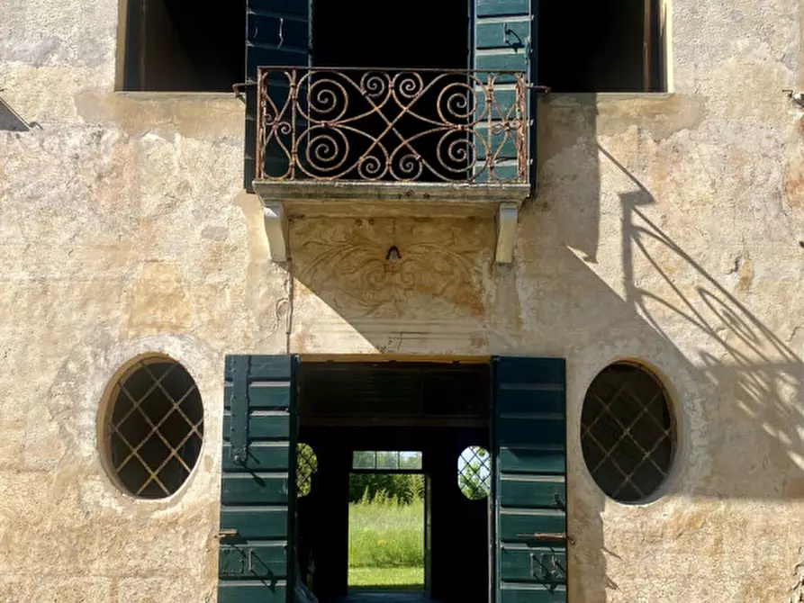 Immagine 5 di Villa in vendita  in via San Pio X 34/a a Castelfranco Veneto