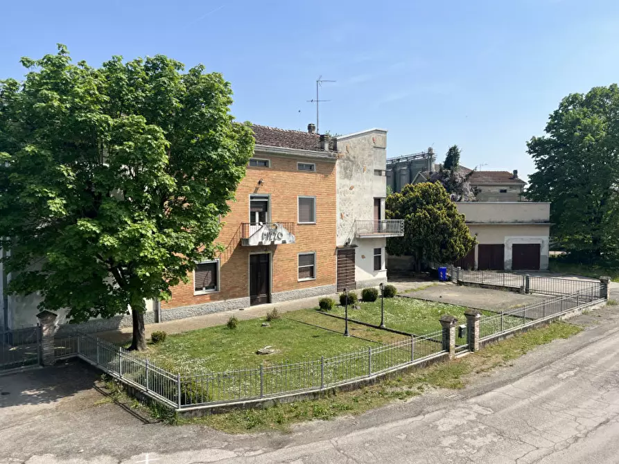 Immagine 3 di Casa bifamiliare in vendita  in strada provinciale per cremona n. 8 a San Secondo Parmense