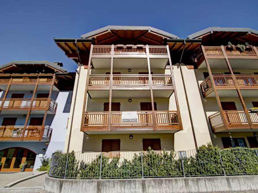Immagine 1 di Appartamento in vendita  in Via Genova, 143 a Pinzolo
