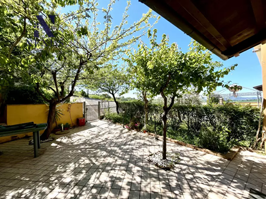 Immagine 11 di Appartamento in vendita  in Strada per San Costanzo a San Costanzo