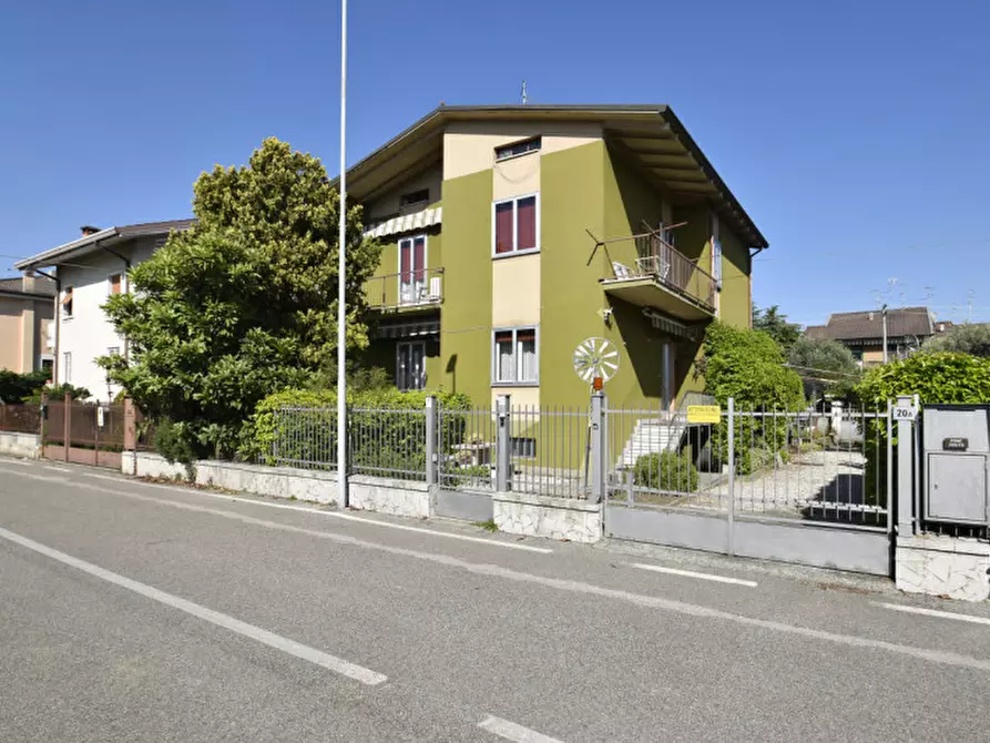 Immagine 1 di Casa bifamiliare in vendita  in Via Asiago 20 a Bussolengo